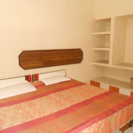 Gaurav Guest House Матхура Экстерьер фото