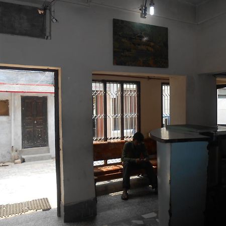 Gaurav Guest House Матхура Экстерьер фото