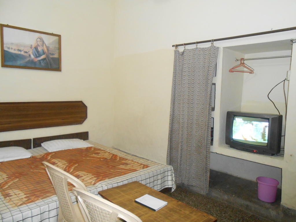 Gaurav Guest House Матхура Номер фото