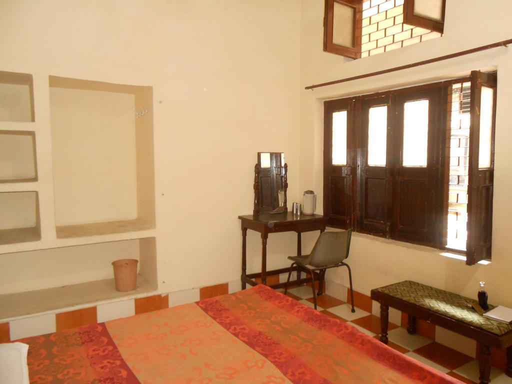 Gaurav Guest House Матхура Номер фото